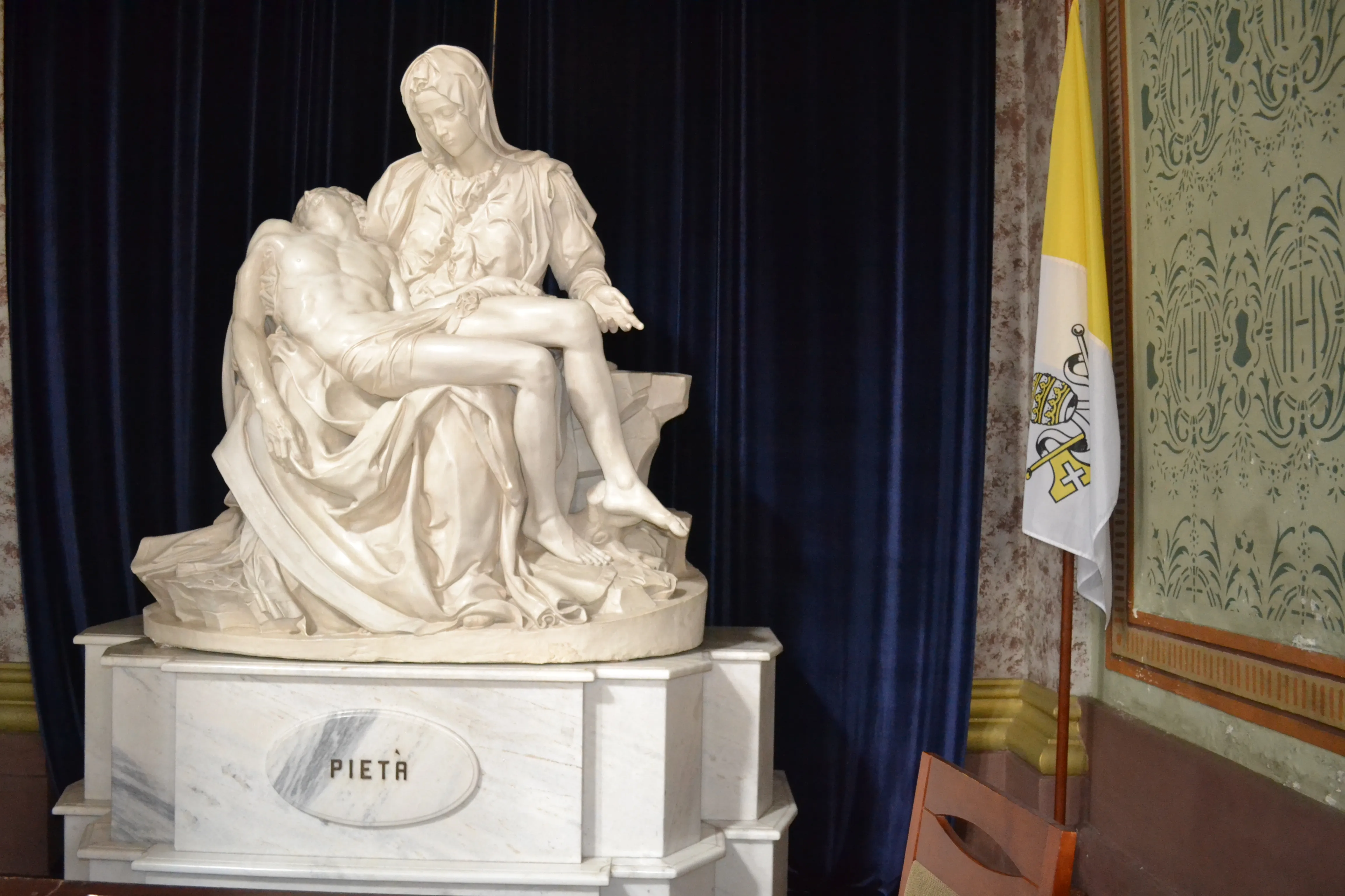 Foto 2 de Réplica La Pietà de Michelangelo